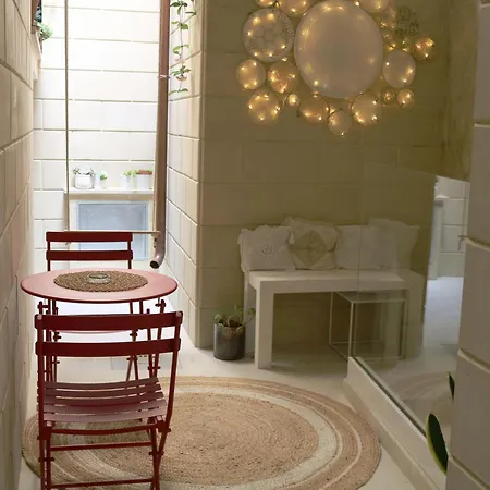 Idomeneo 63 Bed & Breakfast