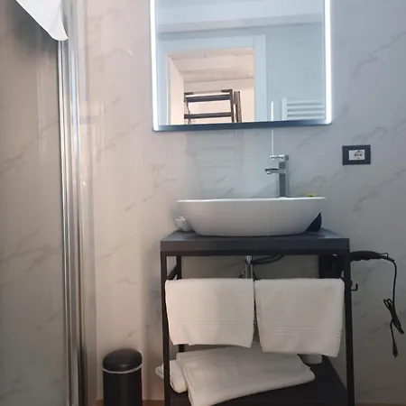 Idomeneo 63 Bed & Breakfast 4*