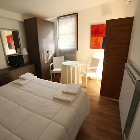 Idomeneo 63 Bed and breakfast 4*